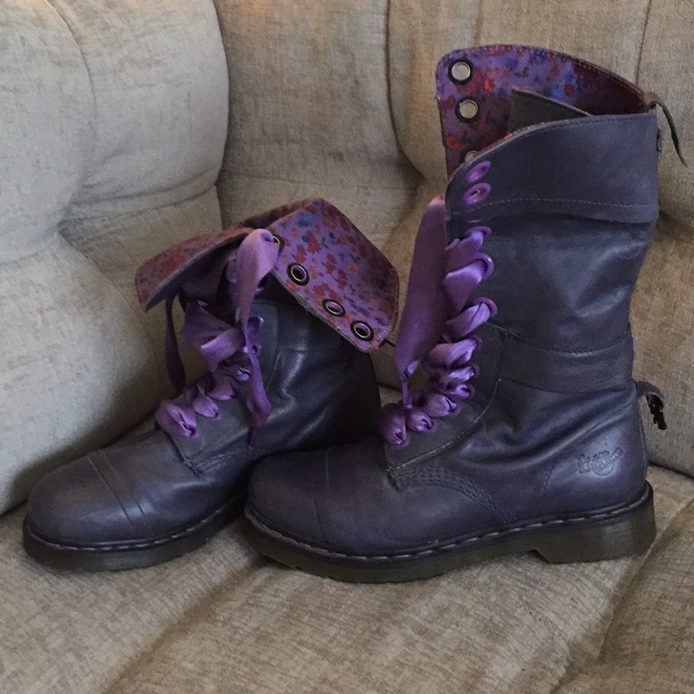 RARE Dr. Marten Leather Fold over TRIUMPH Boots